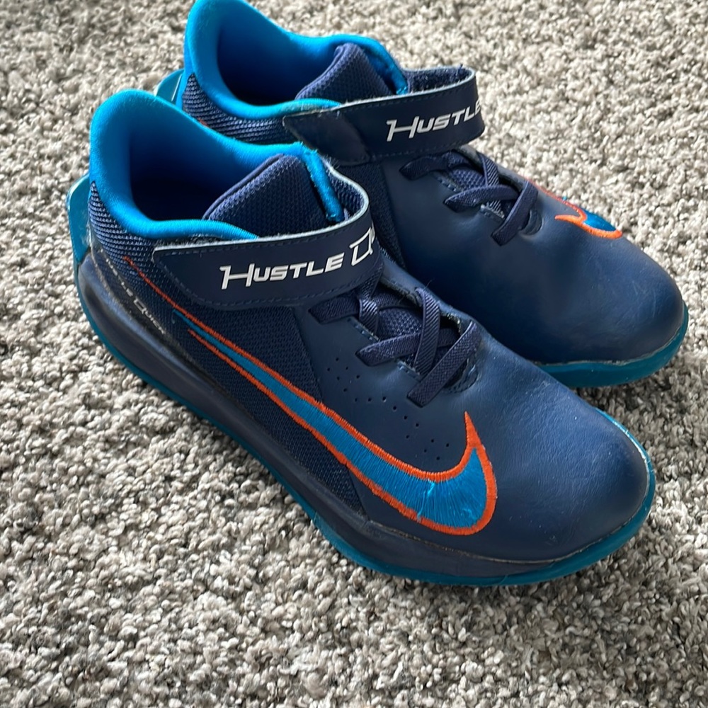 Nike kids Hustle Quick Shoes.  Size 2Y